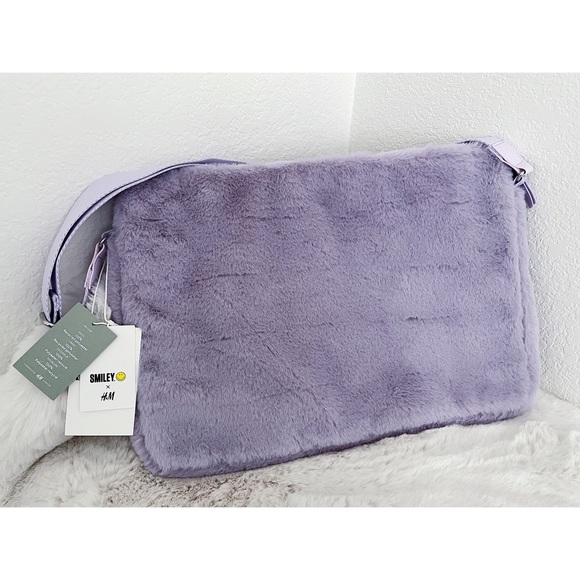 Smiley® × H&M Faux Fur Laptop Case - Picture 3 of 4